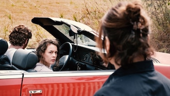 Un año después de su estreno oficial, llega a cines una de las mejores películas de 2025: una emocionante historia entre dos mujeres unidas por el trauma