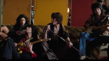 Para la grabación del video, se utilizaron dobles de cuerpo que se parecieran a los integrantes de The Rolling Stones. (Captura de video)