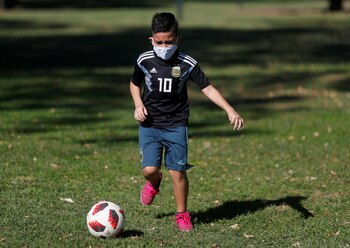 Ramiro wearing a face mask