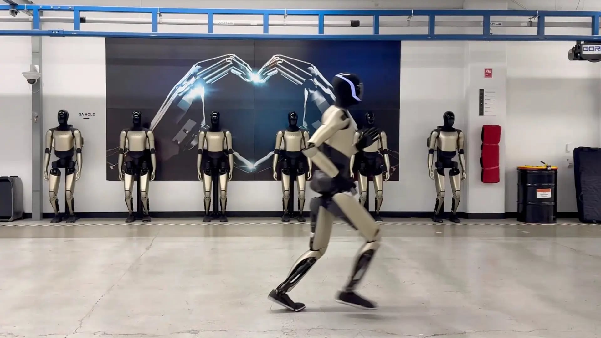 Tesla prepara la fabricación de Optimus para que llegue a los hogares. (X)