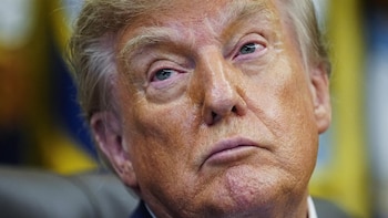 Trump afirma que aumentará al 50% los aranceles sobre automóviles y otros productos canadienses