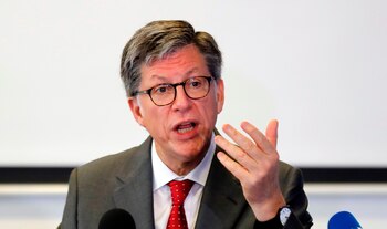 El director para las Américas