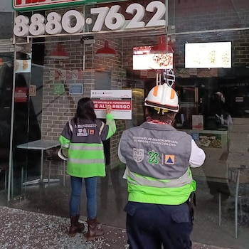 Deslave en centro comercial de Santa Fe. (Redes sociales)