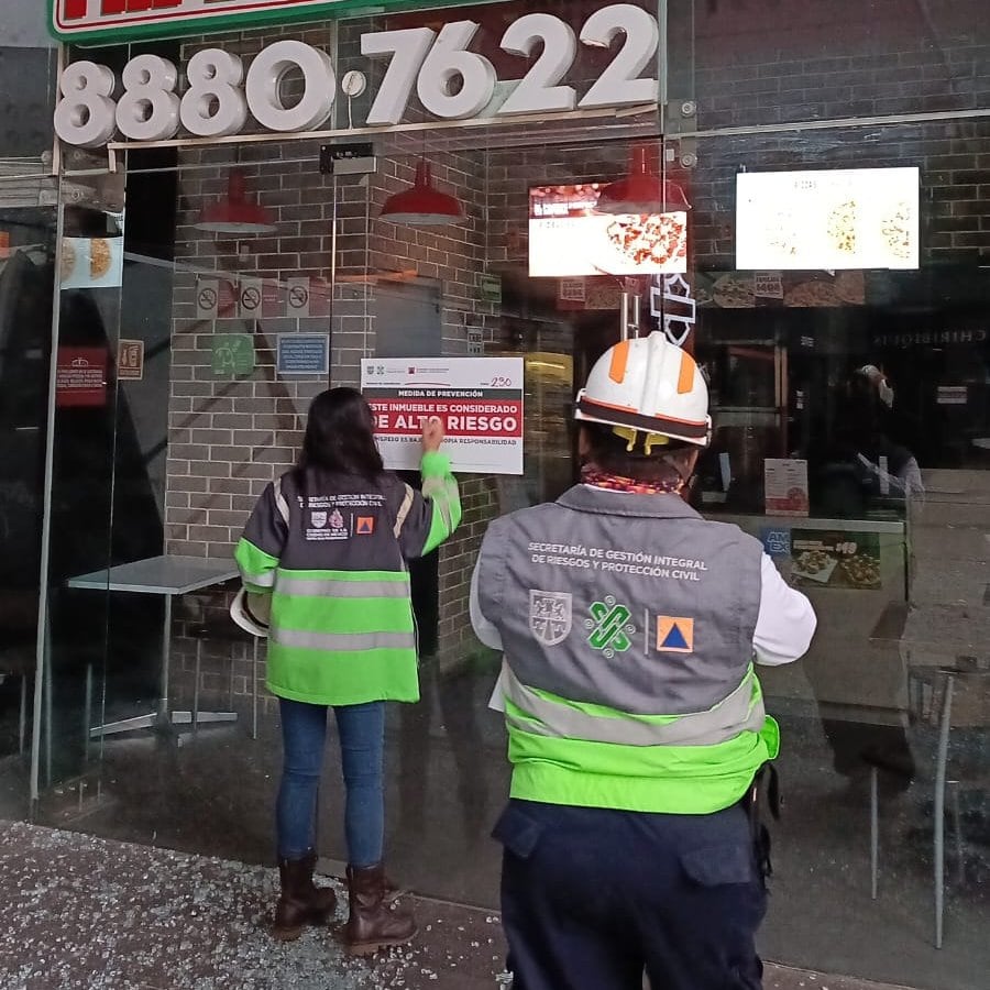 Deslave en centro comercial de Santa Fe. (Redes sociales)