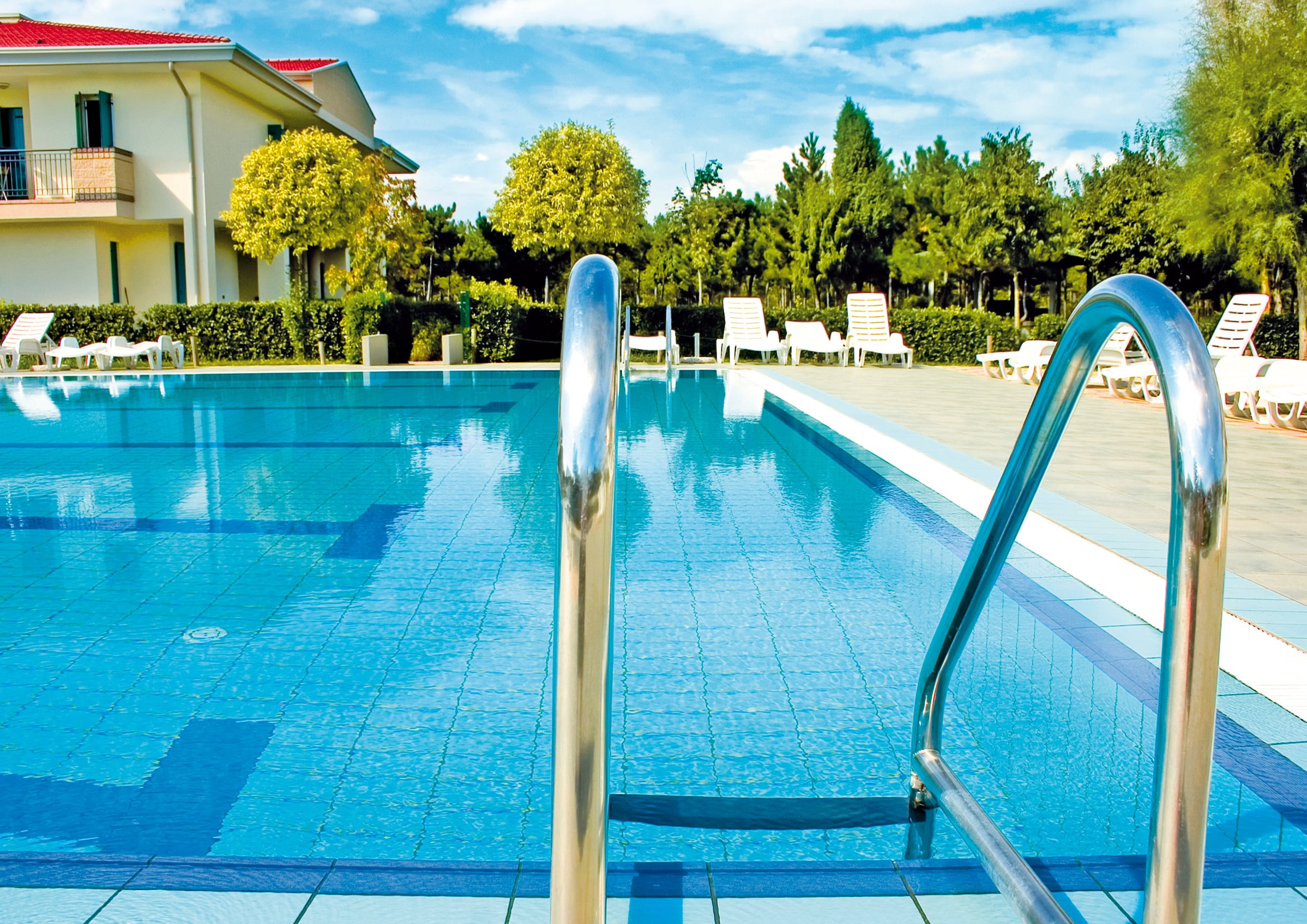 Imagen de una piscina privada. (Adobe)