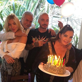 Balvin y su familia. Foto: