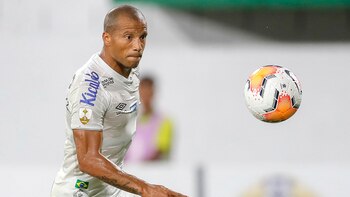 Carlos Sánchez se recupera de