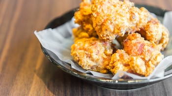 Receta fácil de pollo karaage, el pollo frito japonés más crujiente y sabroso para disfrutar en casa