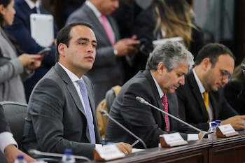 Según el senador Alejandro Vega, limitar la ley seca beneficiaría al comercio y al turismo afectados por restricciones prolongadas - crédito Colprensa