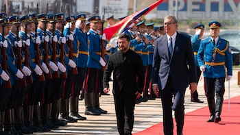 Vucic ratifica ante Zelenski la "posición de principios" de Serbia a favor de la integridad de Ucrania