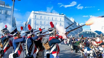 Los mejores planes gratuitos para este fin de semana en Madrid: de las recreaciones históricas a conciertos en el puente de mayo