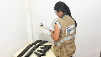 En Paita, Piura, la Sucamec retiró seis armas de una empresa de vigilancia privada que no cumplía los requisitos para prestar servicios de seguridad con armamento - Créditos: Mininter.