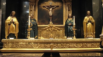 Para la misa del día,