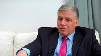 En la imagen, el ministro