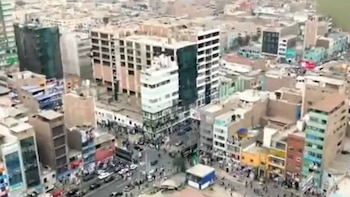 Campaña de invierno golpea a Gamarra: comerciantes advierten fuertes pérdidas en el sector textil. (Foto: Captura video: Buenos Días Perú)