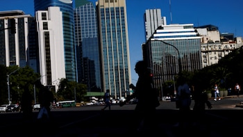 Por qué se frenó la actividad económica y qué esperan los especialistas para el futuro