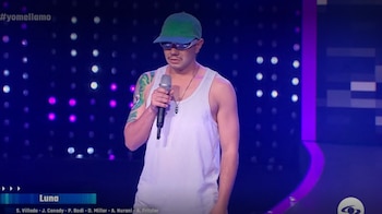 Lejos del outfit, Feid no