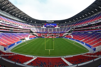 El nuevo Highmark Stadium de los Buffalo Bills es el recinto más pequeño de la NFL, con 60.108 butacas, un 16 % menos que su antecesor (AP/Jeffrey T. Barnes)