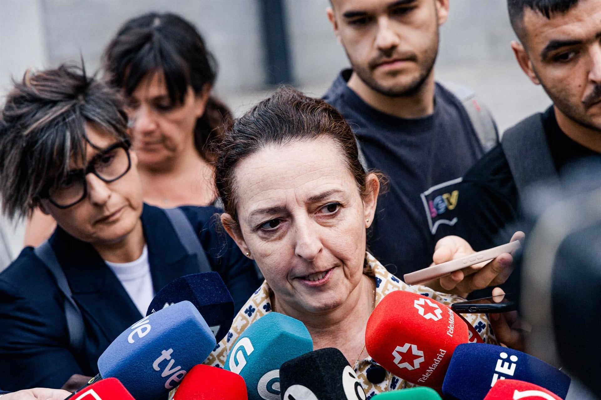 15/06/2026 La vicesecretaria Nacional Jurídica de Vox, Marta Castro, atiende a los medios a su salida de los Juzgados de Plaza de Castilla, a 15 de junio de 2026, en Madrid (España). El juez Juan Carlos Peinado ha citado este lunes a Begoña Gómez, esposa del presidente del Gobierno, Pedro Sánchez, a una audiencia preliminar a la que tiene