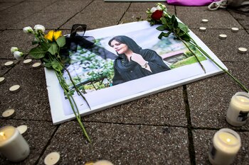 Fotografía de Mahsa Amini, muerta