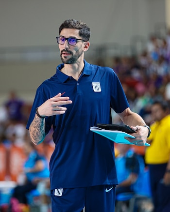 El argentino Alejandro Schneider asume el desafío de conducir a Alianza Lima en esta temporada 2026/27.