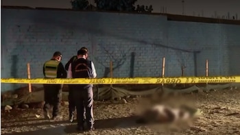 Testigos informaron que la víctima fue atacada por dos hombres que descendieron de un vehículo negro en una zona poco iluminada, lo que generó alarma entre los vecinos de la zona