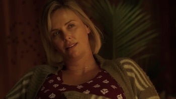 Capturas de tela do trailer oficial de Tully