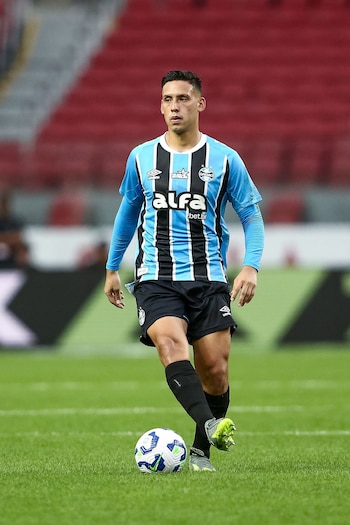 Erick Noriega podría sumar minutos