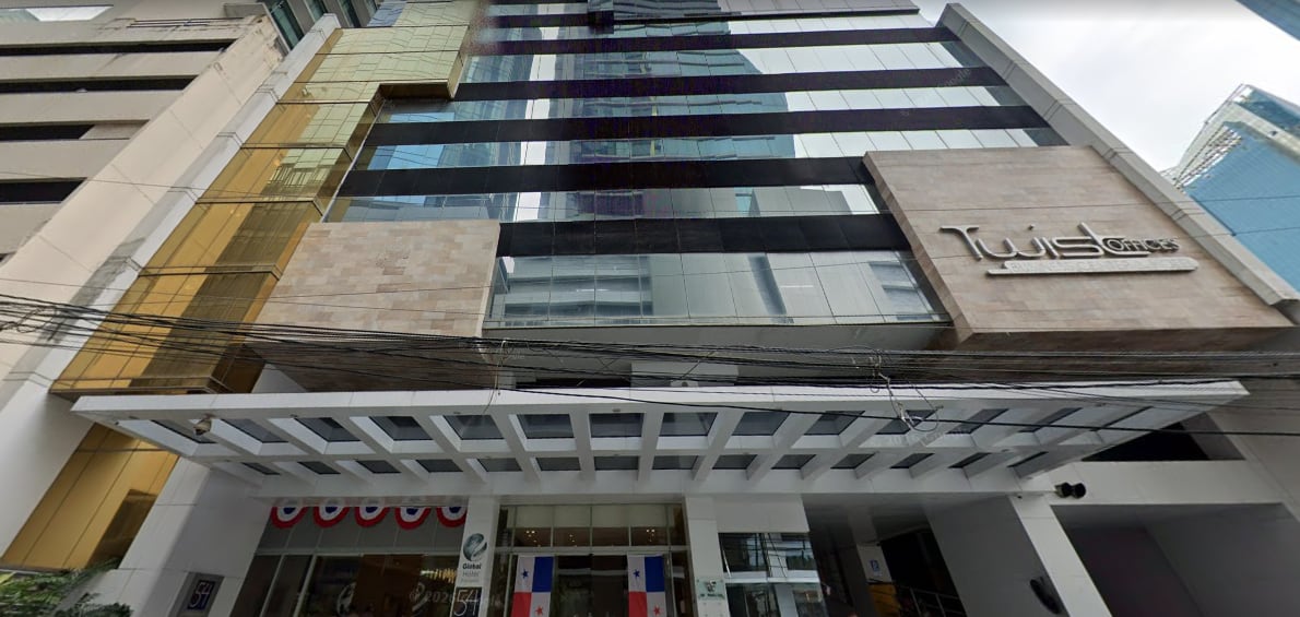 La entrada de la Twist Tower, donde Enrique Blaksley y su organización compraron 9 departamentos