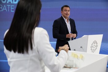 Daniel Noboa busca elegirse para