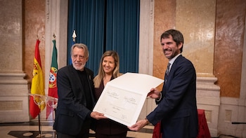 El músico Luis Pastor recoge