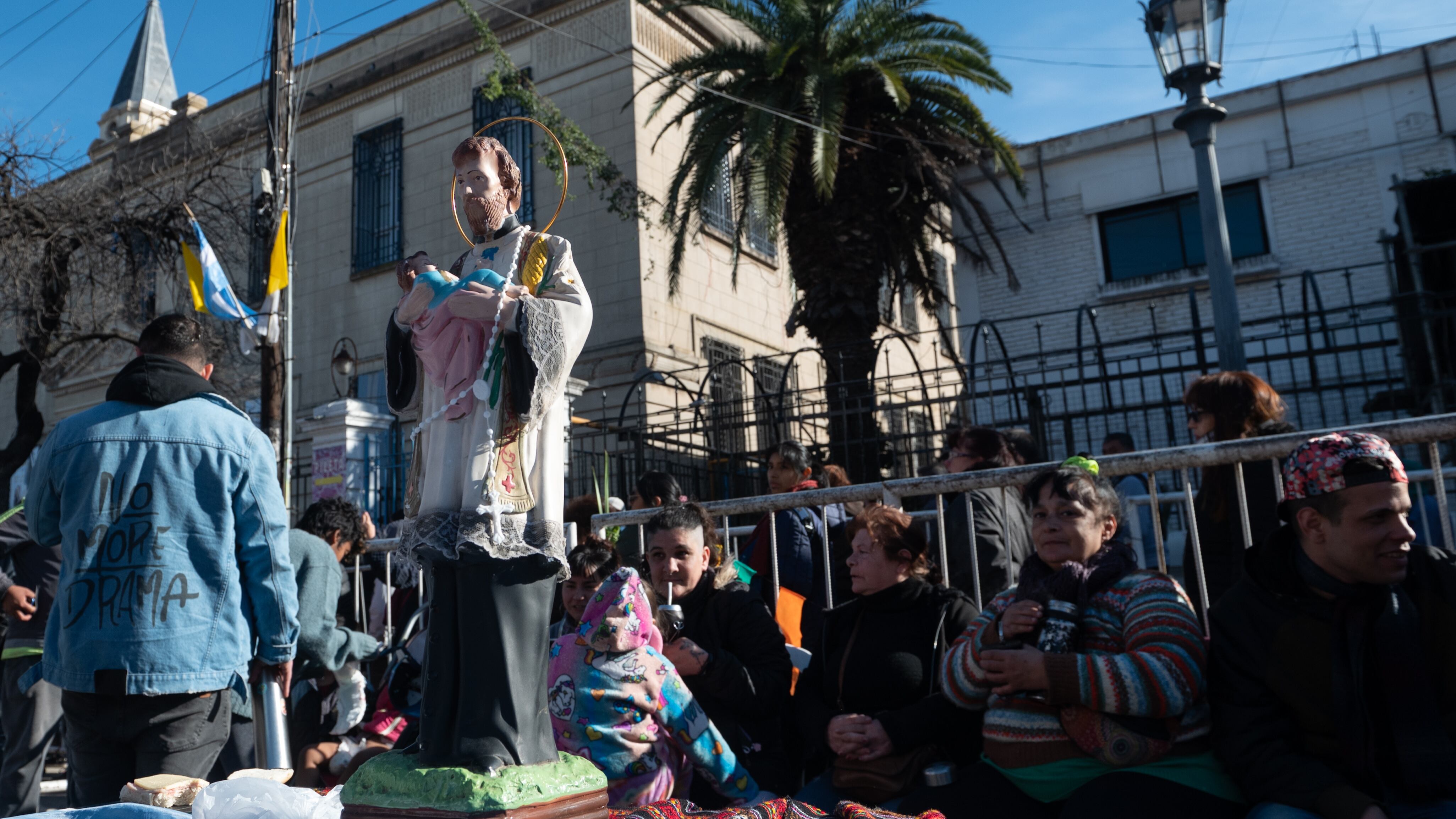 La expresión de fe se da cada 7 de agosto en el templo del barrio porteño de Liniers