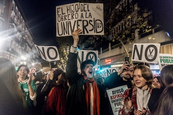 Decenas de personas durante la