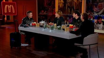 Entre hamburguesas y papas fritas,