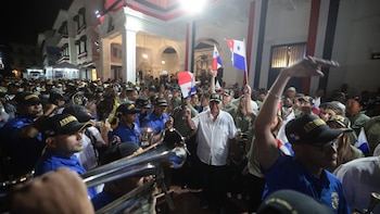 Mulino cancela las dianas presidenciales y evaluará si se mantienen los desfiles patrios en Panamá tras terremoto de 7.5
