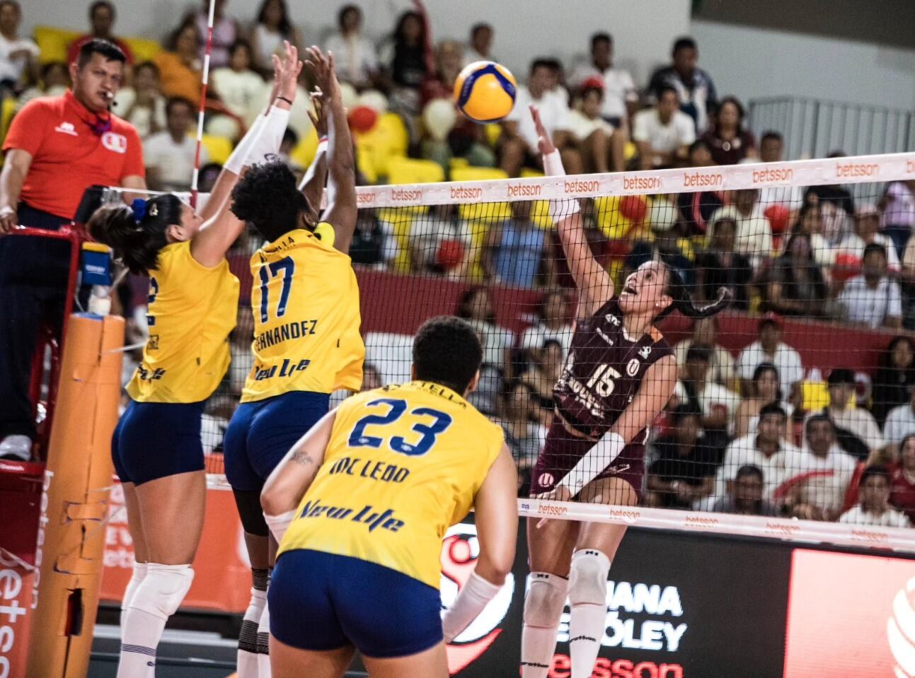 Atenea compite en el máximo nivel del vóley peruano