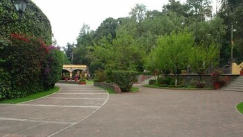 CNDH bajo fuego por lujosa