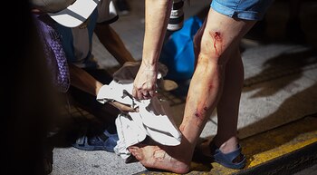 Debate de la Ley Ómnibus en el Congreso exterior noche incidentes portada