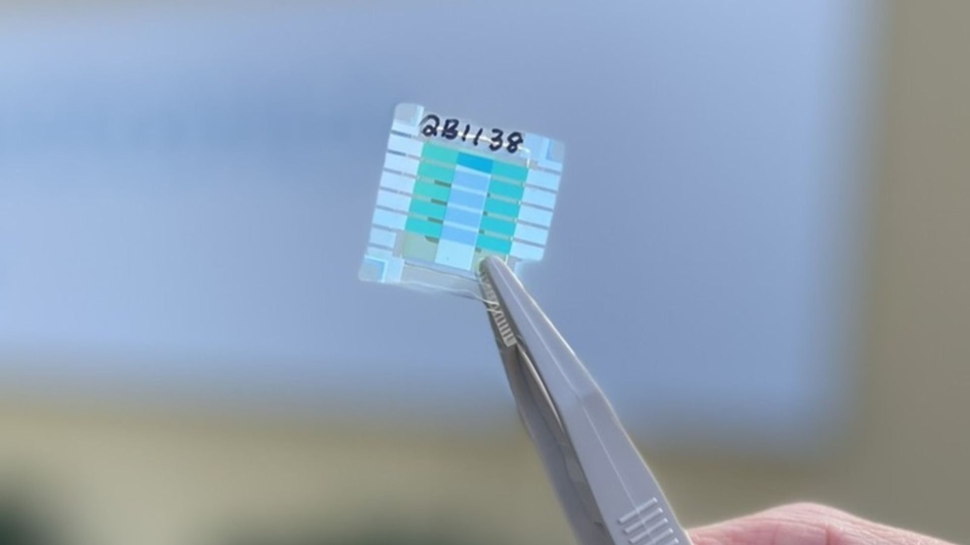 El equipo australiano presentó el primer prototipo de batería cuántica capaz de cargarse y descargarse utilizando efectos cuánticos. (CSIRO)