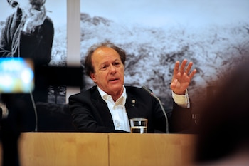 A los 70 años, Javier Marías falleció el 11 de septiembre de 2022 en su ciudad natal debido a complicaciones causadas por una neumonía (EFE/Diego Pérez Cabezas/Archivo)