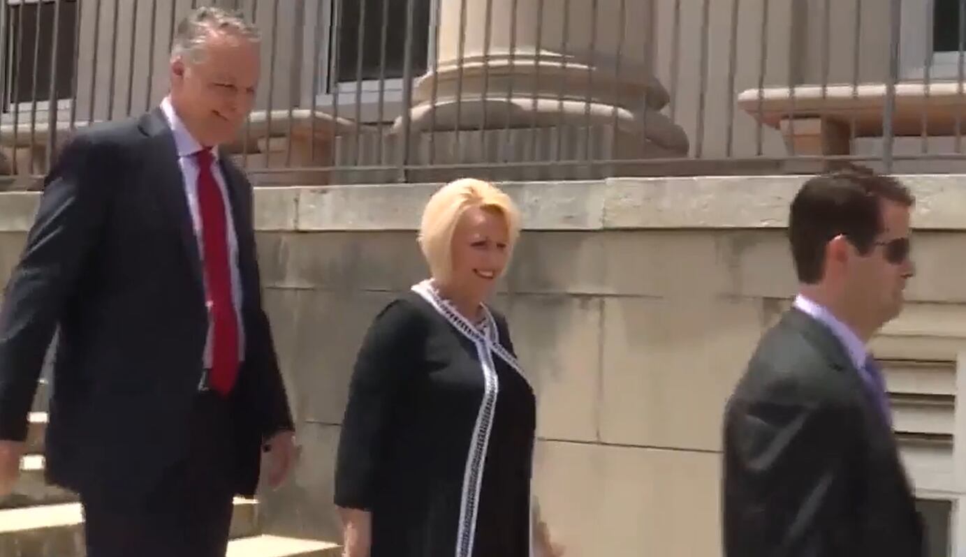 Brooke Covington enfrenta un nuevo juicio en Carolina del Norte por cargos de secuestro en segundo grado y agresión simple (WYFF News 4)