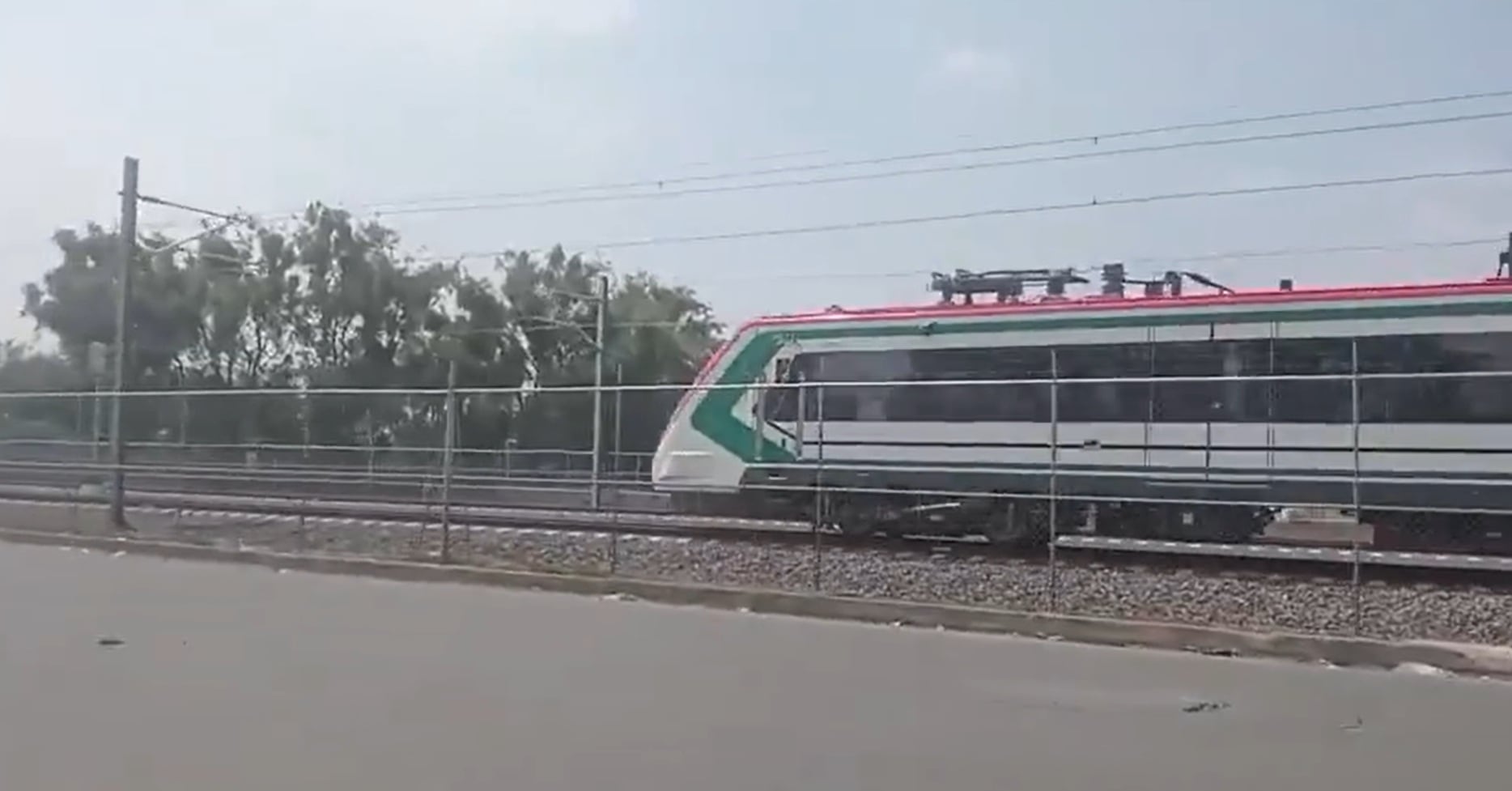 Reportan el inicio de pruebas en el Tren Suburbano - AIFA (X/ @JuanCama14)