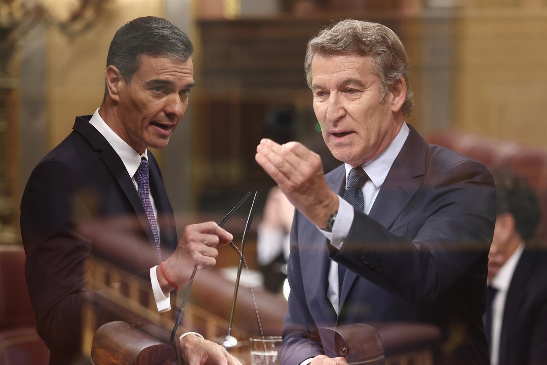 Andalucía deja tocados a PP y PSOE: Feijóo no logra soltarse de Vox y Sánchez agrava su desgaste en el antiguo bastión socialista