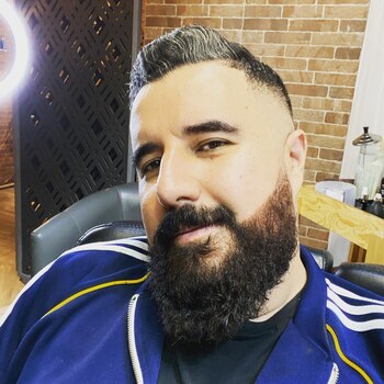 Álvaro Morales estudió en la