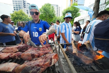 Hay una disputa sobre carne en el Mundial, mientras los fanáticos argentinos invaden Texas