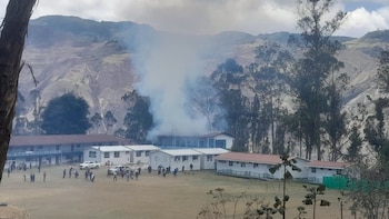 JNE, ONPE y Reniec condenan atentado con explosivos en local de votación de Cajamarca