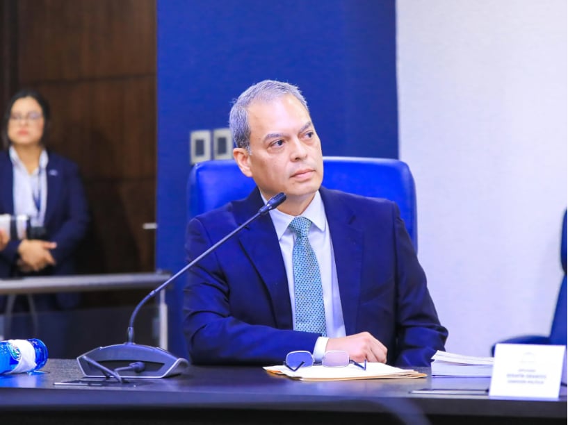 Francisco Rubén Alvarado Fuentes, magistrado propietario del TSE, falleció tras sufrir un infarto, según fuentes políticas./(Derecho y Negocios)