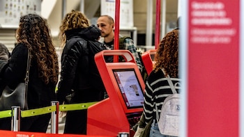 Iberia mantiene la suspensión de