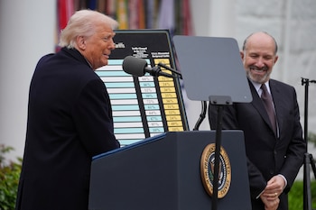 El presidente Donald Trump sonríe