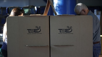 El Salvador, a una semana